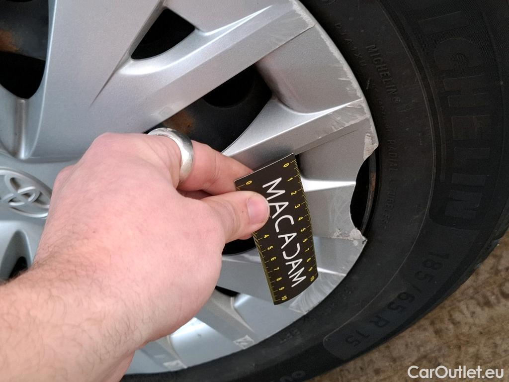  Toyota  Yaris TOYOTA  Hybride / 2019 / 5P / Berline Hybride 116h France Business Stage Acad #14