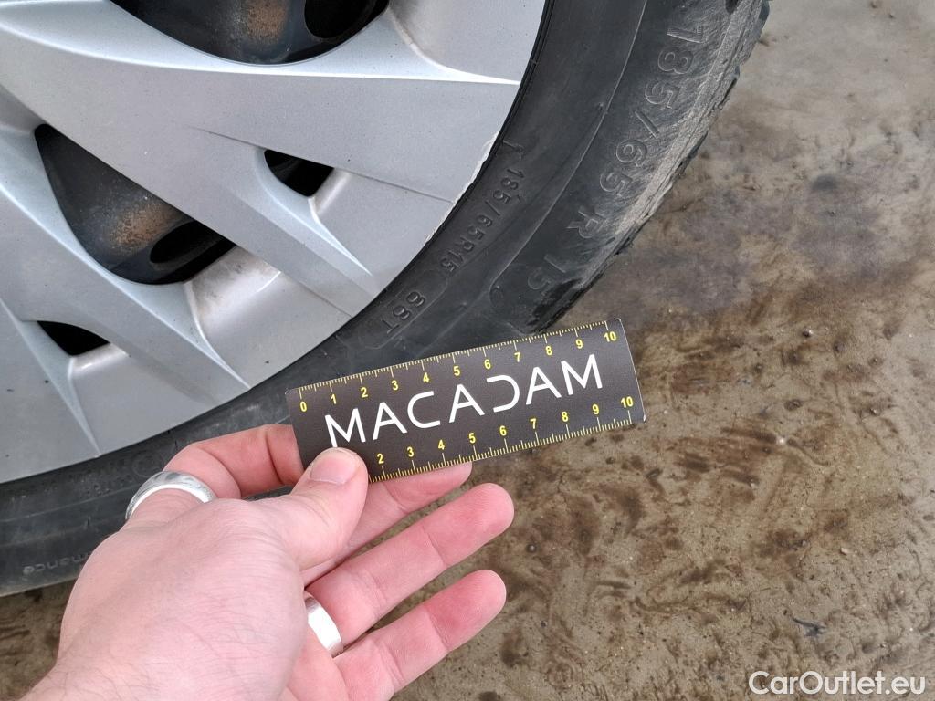  Toyota  Yaris TOYOTA  Hybride / 2019 / 5P / Berline Hybride 116h France Business Stage Acad #23