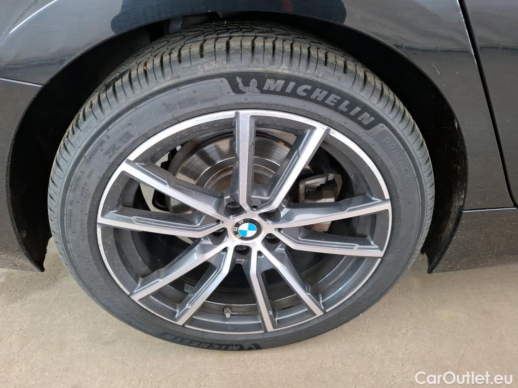  Bmw  Serie 3 BMW Série 3 Touring / 2022 / 5P / Break 318i 156ch Business Design BVA8 #9