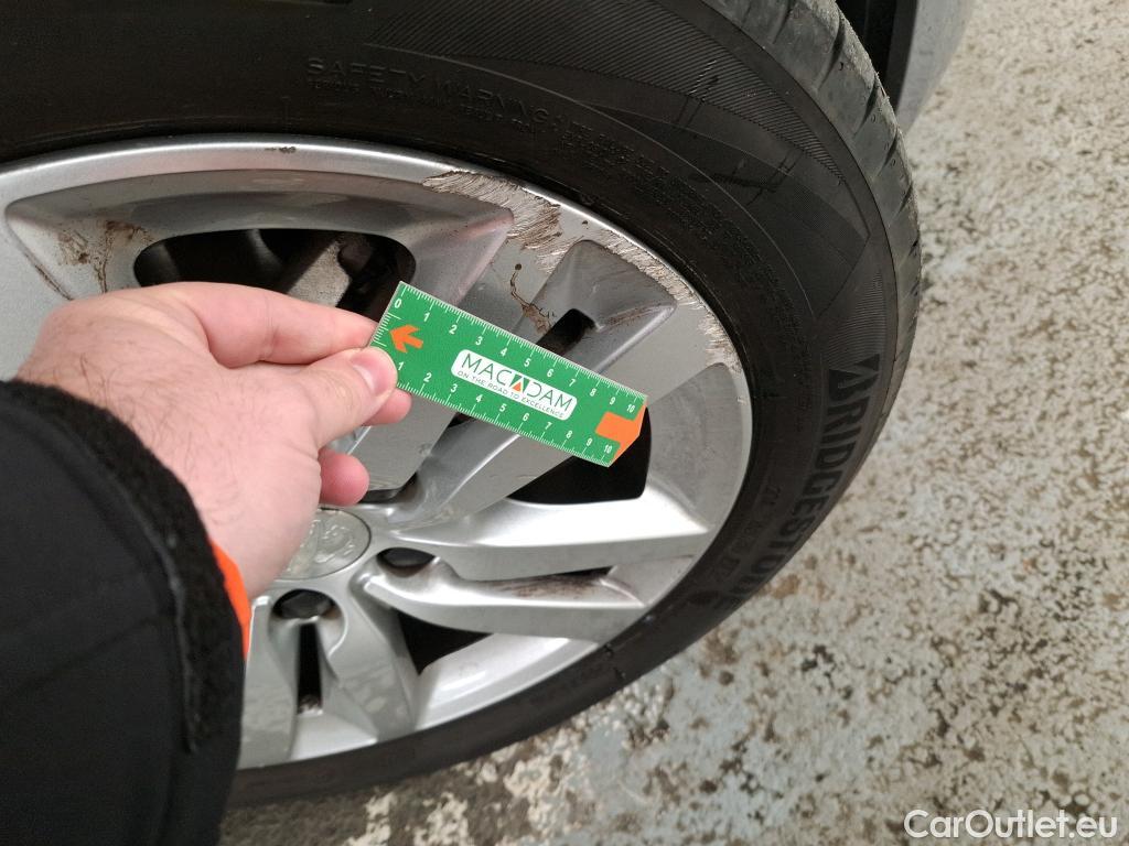  Peugeot  308 PEUGEOT  SW / 2017 / 5P / Break Puretech 110 S&S Active Business #16