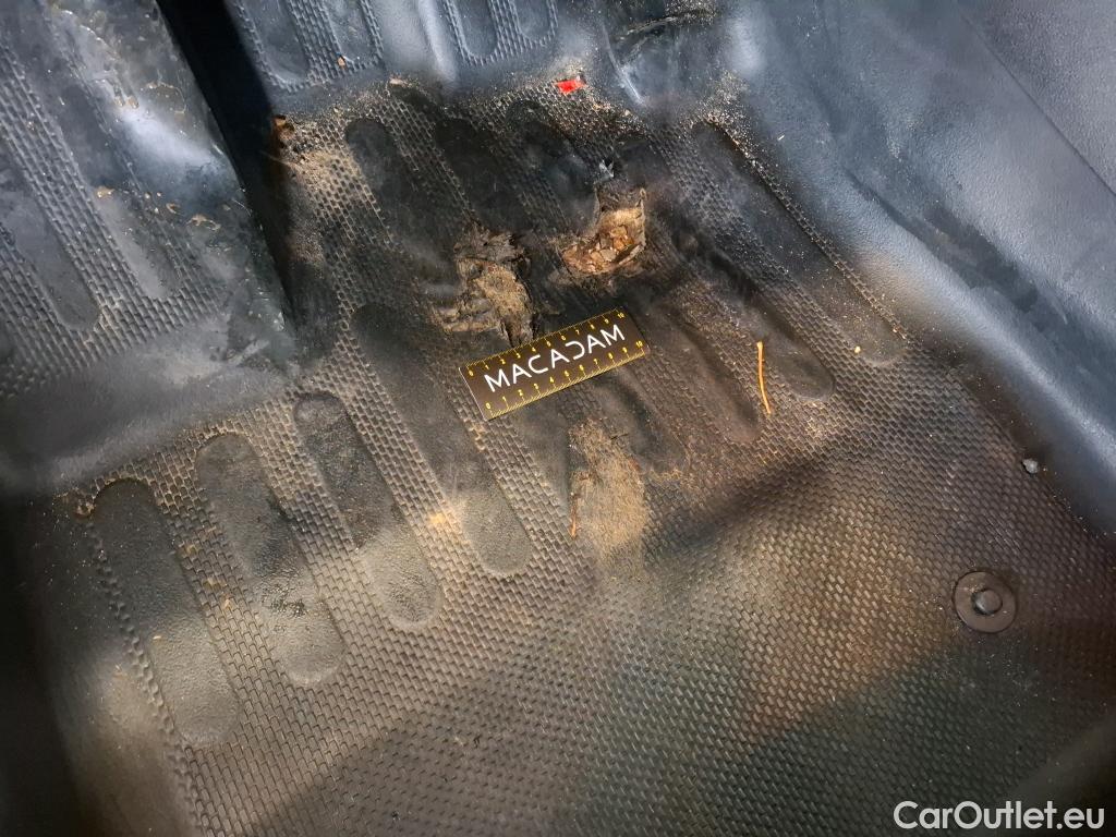  Renault  EXPRESS RENAULT  / 2021 / 4P / Fourgonnette Confort - Blue dCi 95-22 #1