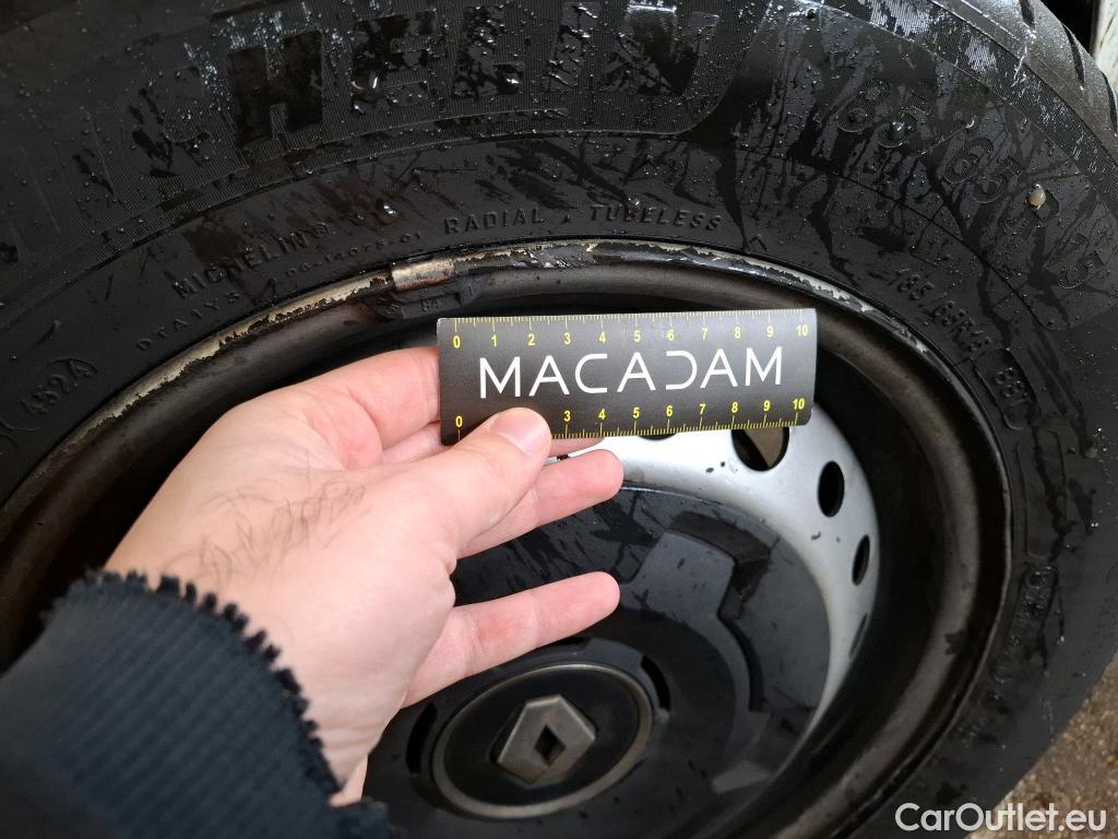  Renault  EXPRESS RENAULT  / 2021 / 4P / Fourgonnette Confort - Blue dCi 95-22 #11