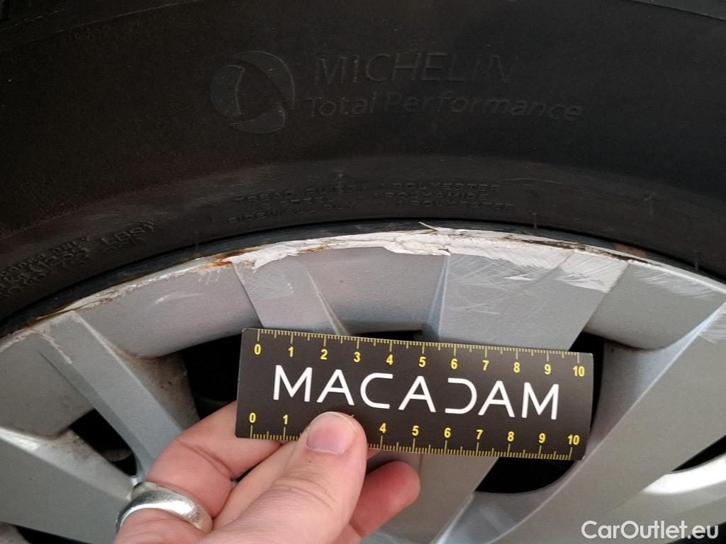  Toyota  Yaris TOYOTA  Hybride / 2019 / 5P / Berline Hybride 116h France Business Stage Acad #13