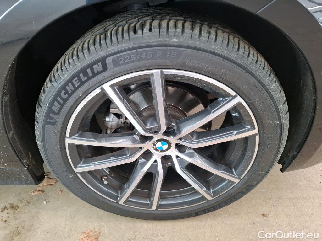  Bmw  Serie 3 BMW Série 3 Touring / 2022 / 5P / Break 318i 156ch Business Design BVA8 #15