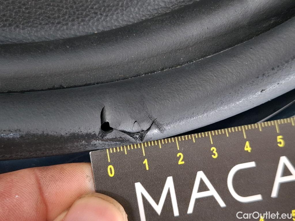  Renault  Captur RENAULT  / 2019 / 5P / SUV Intens TCe 140 FAP -21 #18