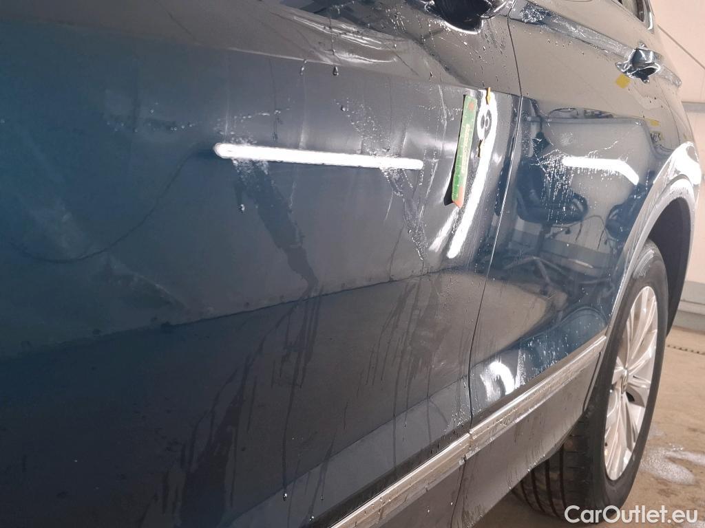  Volkswagen  Tiguan VOLKSWAGEN  / 2020 / 5P / SUV 1.4 eHybrid 245 DSG6 Life Business #12