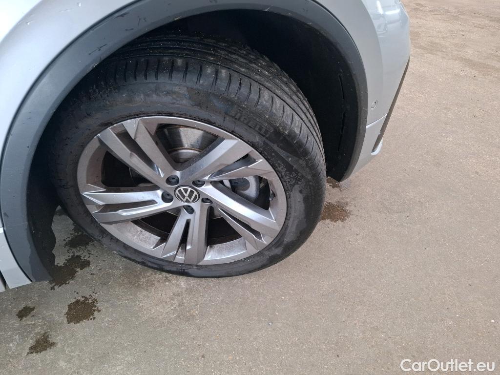  Volkswagen  Tiguan VOLKSWAGEN  / 2020 / 5P / SUV 1.4 eHybrid 245 DSG6 R-Line #3