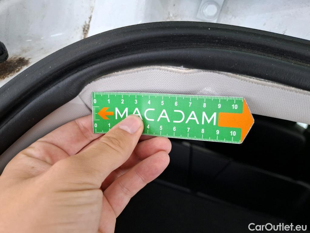  Renault  Megane RENAULT Mégane Société / 2020 / 5P / Berline Air Nav réversible Blue dCi 115 - 21N #8