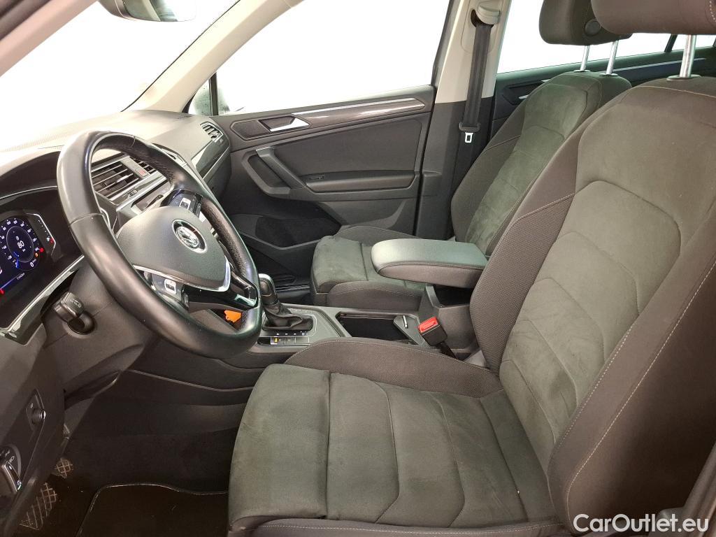  Volkswagen  Tiguan VOLKSWAGEN  / 2016 / 5P / SUV 1.5 TSI 150 EVO DSG7 Carat #13
