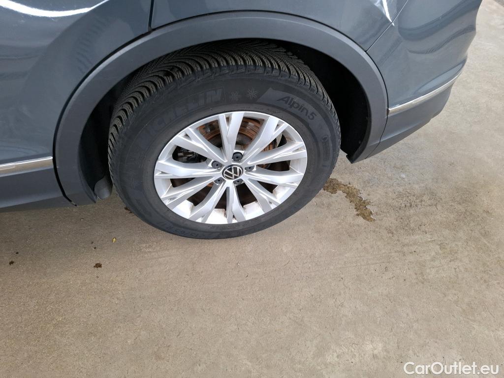  Volkswagen  Tiguan VOLKSWAGEN  / 2020 / 5P / SUV 2.0 TDI 150 DSG7 Life Business #16