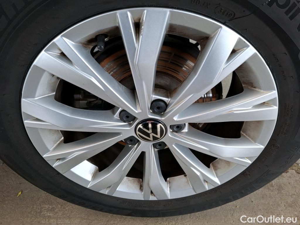  Volkswagen  Tiguan VOLKSWAGEN  / 2020 / 5P / SUV 2.0 TDI 150 DSG7 Life Business #17