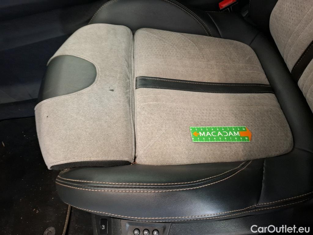  Peugeot  3008 PEUGEOT  / 2020 / 5P / SUV 1.6 HYBRID4 300 E-EAT8 GT Pack #7