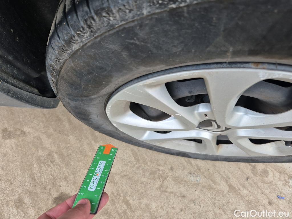  Citroen  C3 CITROEN  / 2016 / 5P / berlina con portón BlueHDi 73KW (100CV) S&S FEEL #33