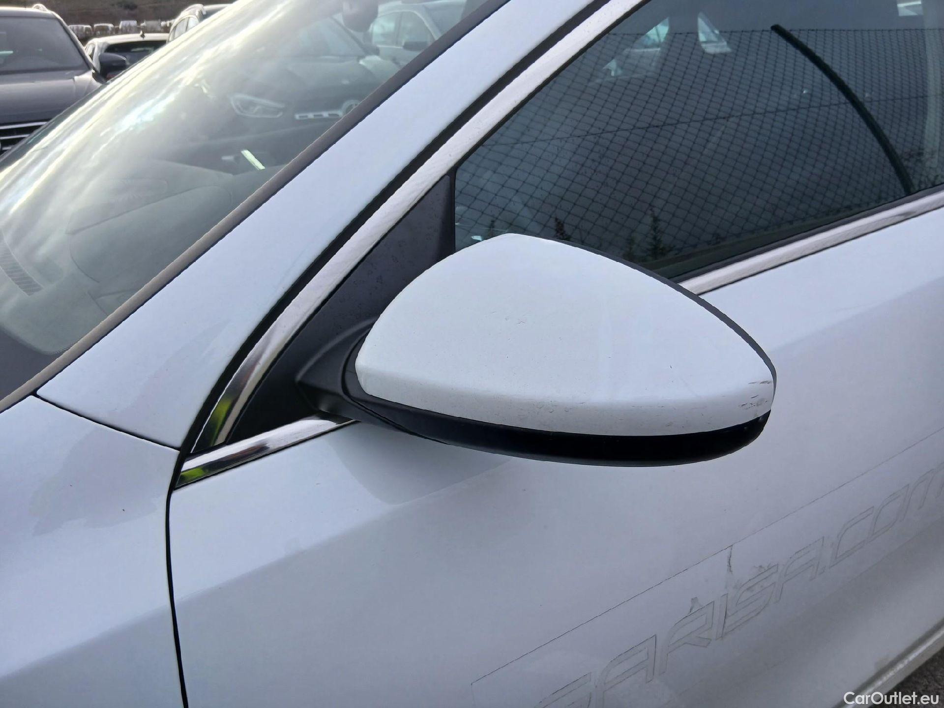  KIA  Cee'd KIA Ceed / 2021 / 5P / berlina con portón 1.0 MHEV 88kW (120CV) Drive DCT #10