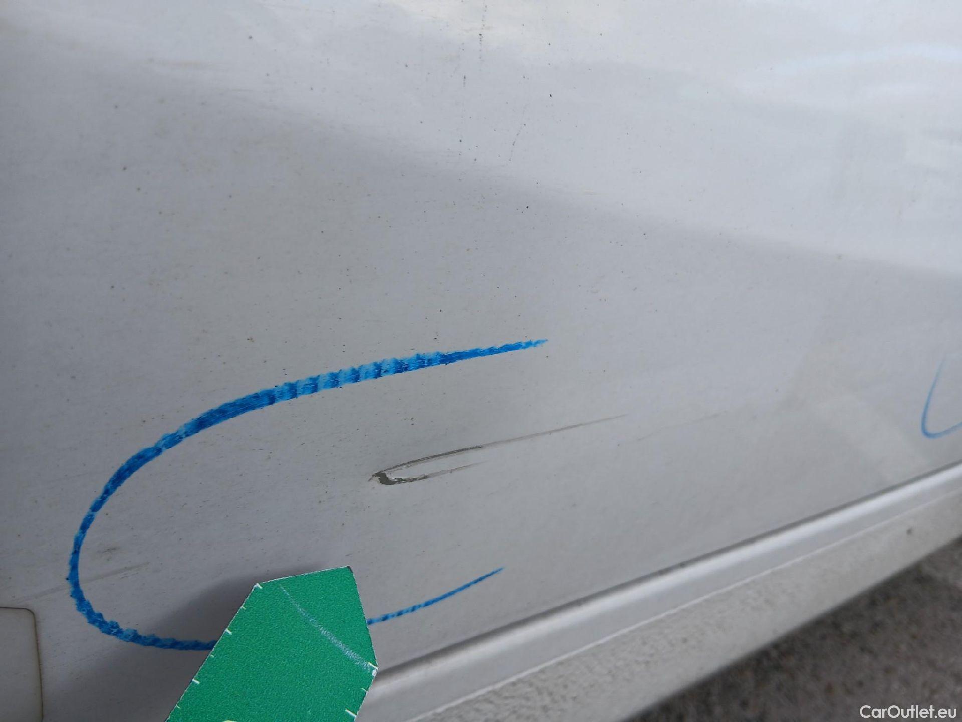  KIA  Cee'd KIA Ceed / 2021 / 5P / berlina con portón 1.0 MHEV 88kW (120CV) Drive DCT #36