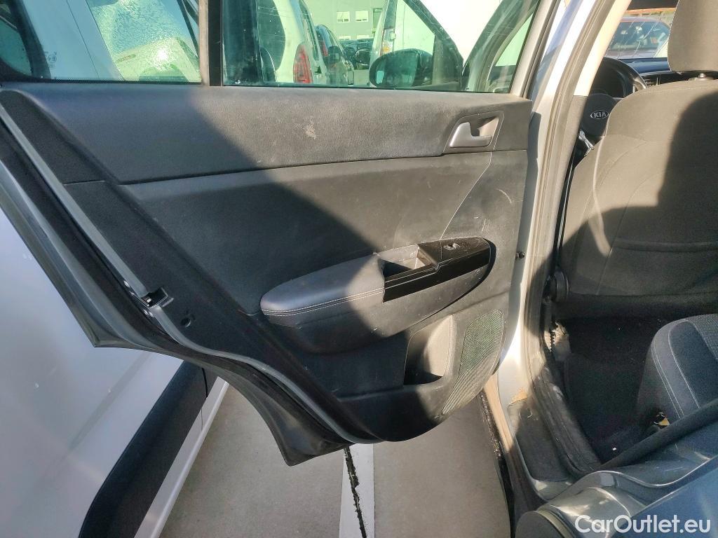  KIA  Sportage KIA  / 2018 / 5P / todoterreno 1.6 GDi 97kW (132CV) Black Edition 4x2(SP) #29