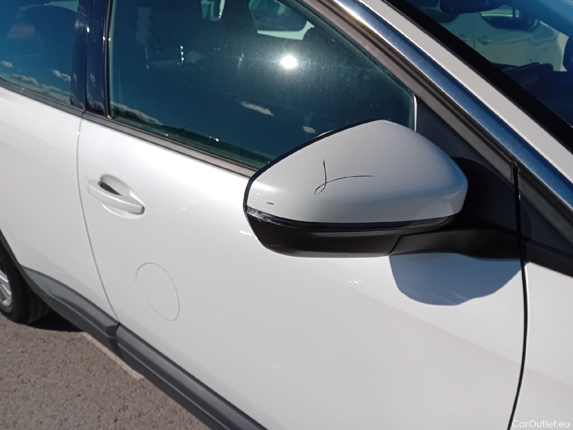 Peugeot  3008 PEUGEOT  / 2020 / 5P / todoterreno 1.5 BlueHDi 96kW (130CV) S&S Active Pack (AC4) #39