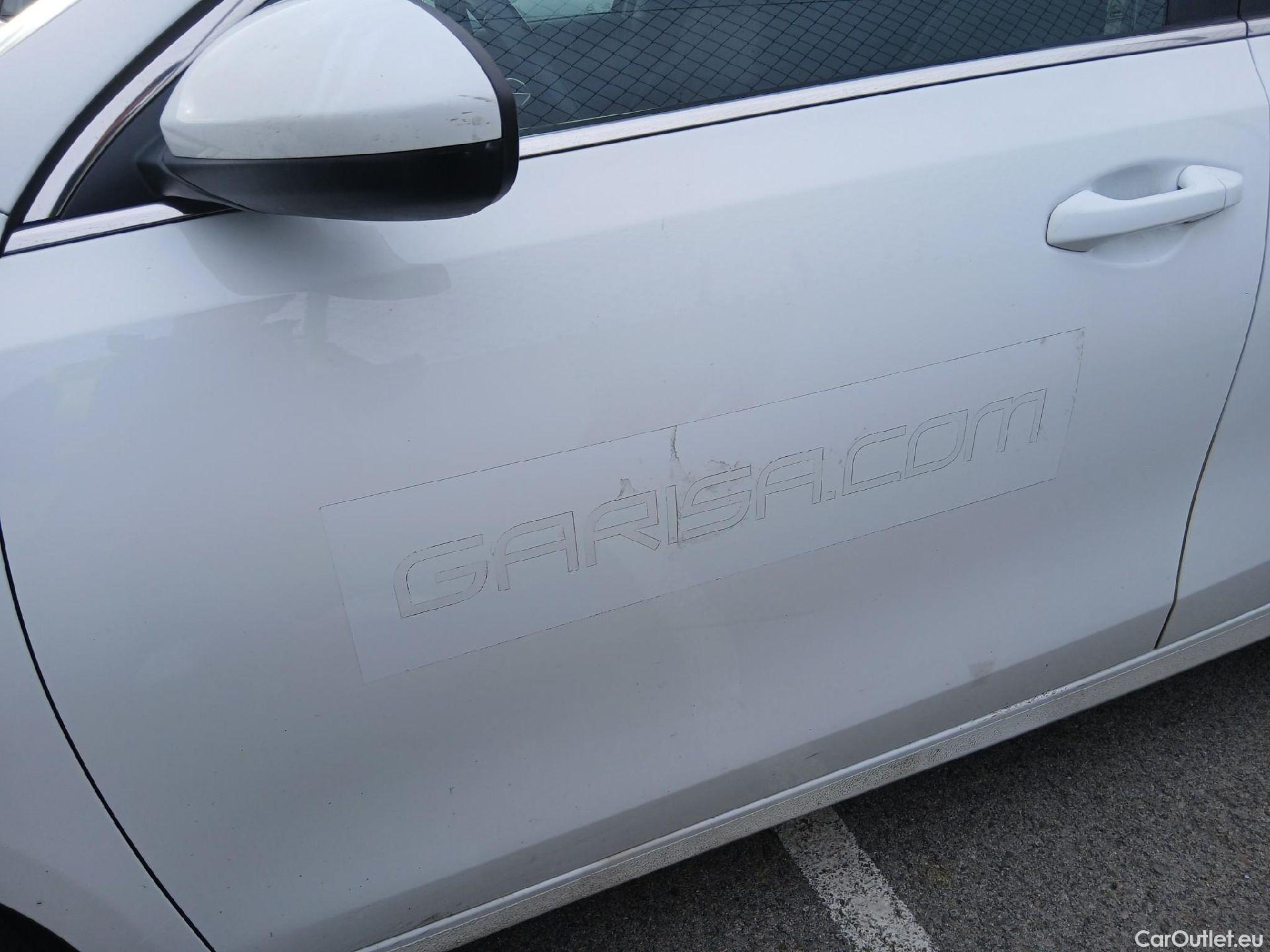  KIA  Cee'd KIA Ceed / 2021 / 5P / berlina con portón 1.0 MHEV 88kW (120CV) Drive DCT #12