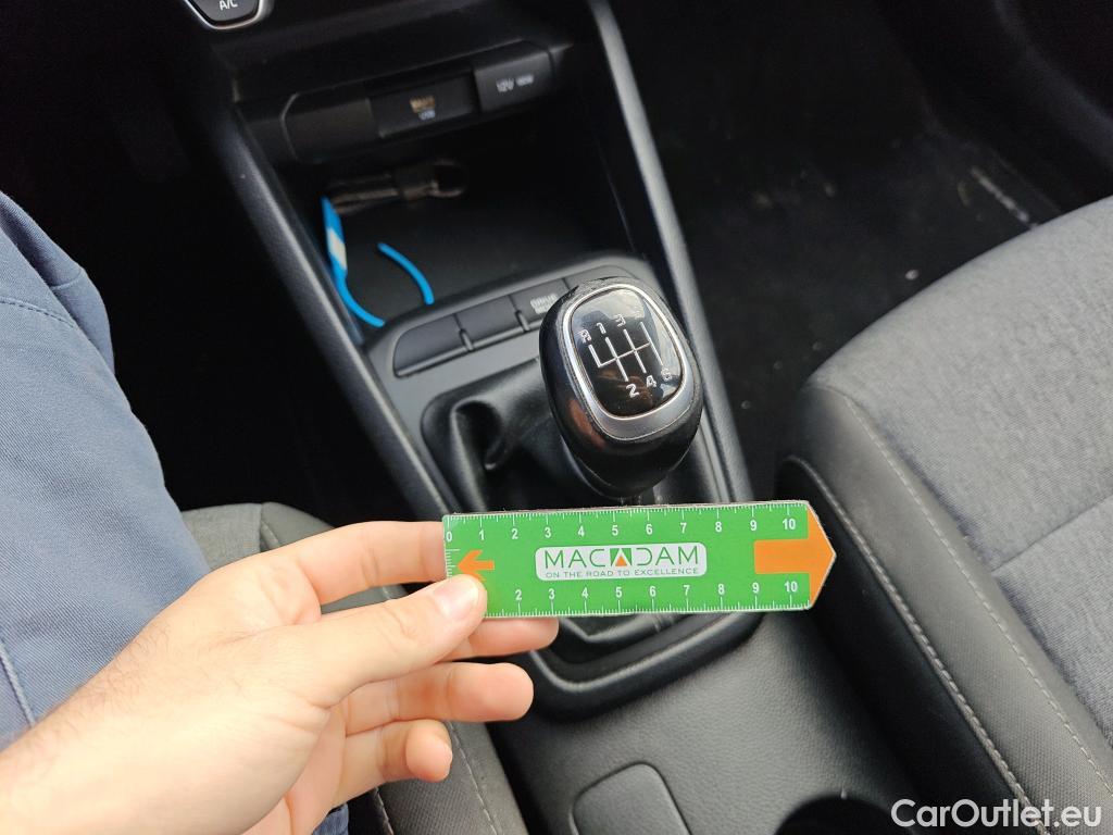  KIA  STONIC KIA  / 2017 / 5P / todoterreno 1.0 T-GDi 74kW (100CV) MHEV iMT Concept #35