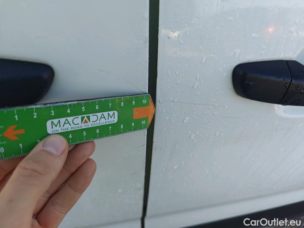  Peugeot  Partner PEUGEOT  / 2018 / 3P / furgón derivado de turismo Pro Standard 600kg BlueHDi 73kW (AC) #74