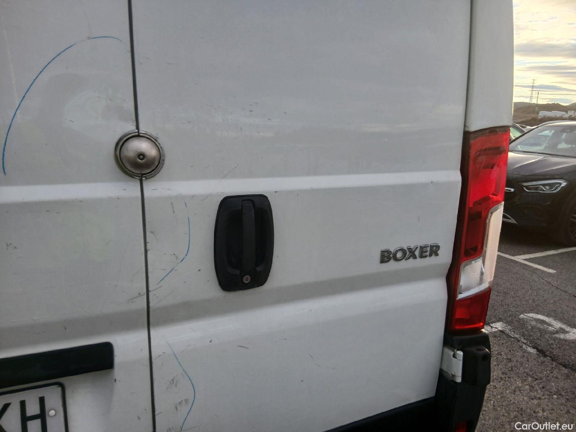  Peugeot  Boxer PEUGEOT  / 2014 / 4P / furgón 330 L1 H1 BHDI 88kW (120CV) S&S 6 Vel. M #49