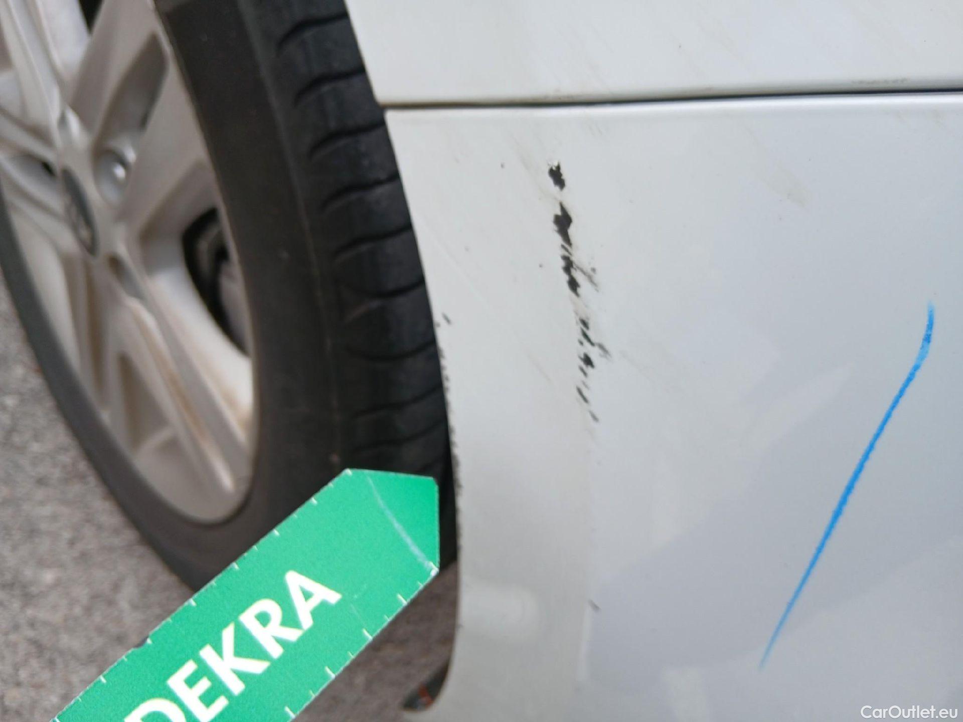  KIA  Cee'd KIA Ceed / 2021 / 5P / berlina con portón 1.0 MHEV 88kW (120CV) Drive DCT #28