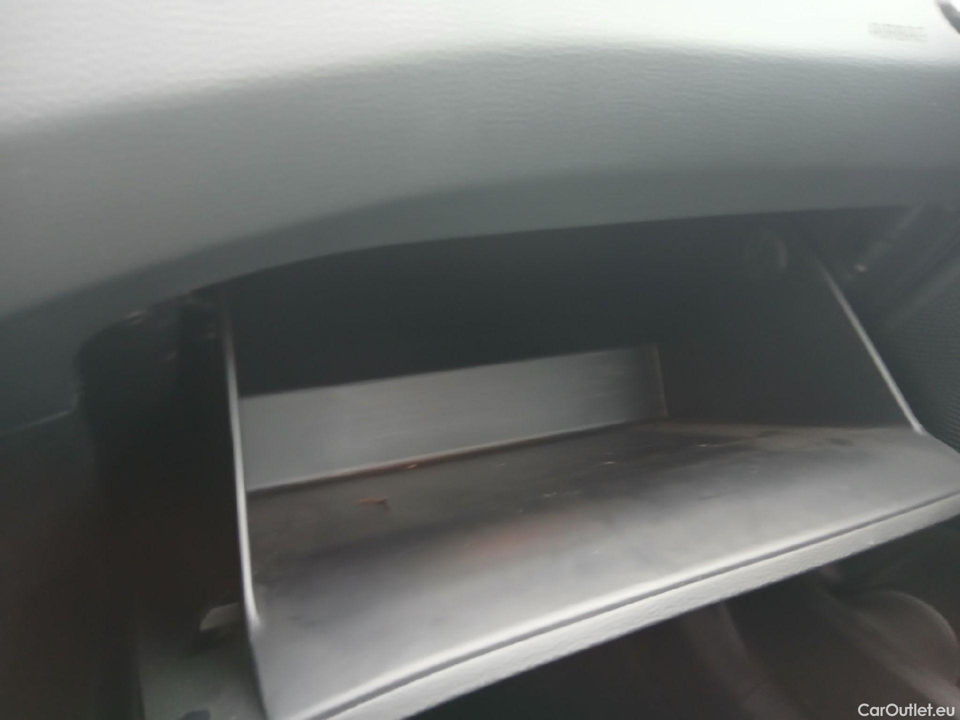  KIA  Cee'd KIA Ceed / 2021 / 5P / berlina con portón 1.0 MHEV 88kW (120CV) Drive DCT #2