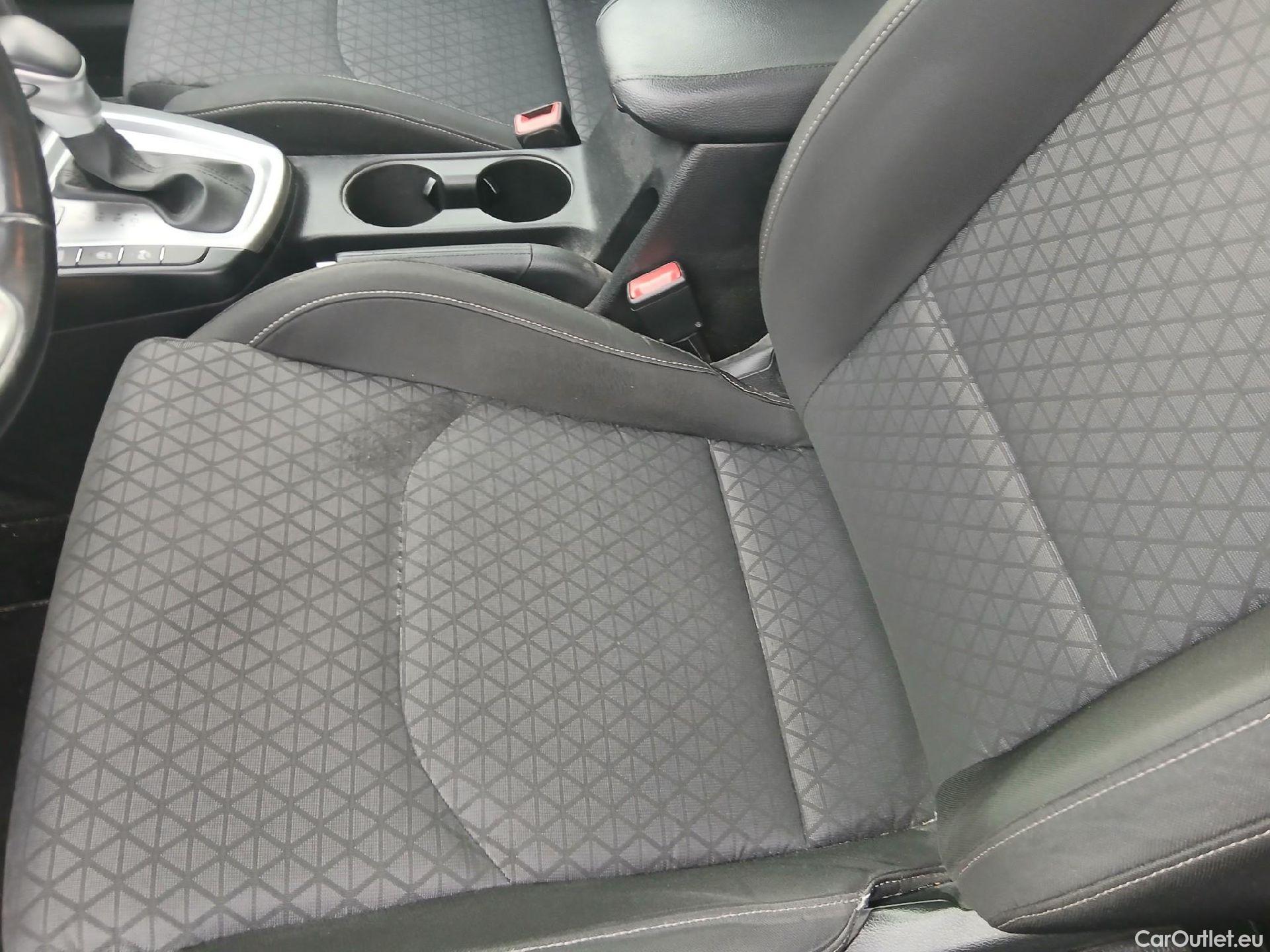  KIA  Cee'd KIA Ceed / 2021 / 5P / berlina con portón 1.0 MHEV 88kW (120CV) Drive DCT #22