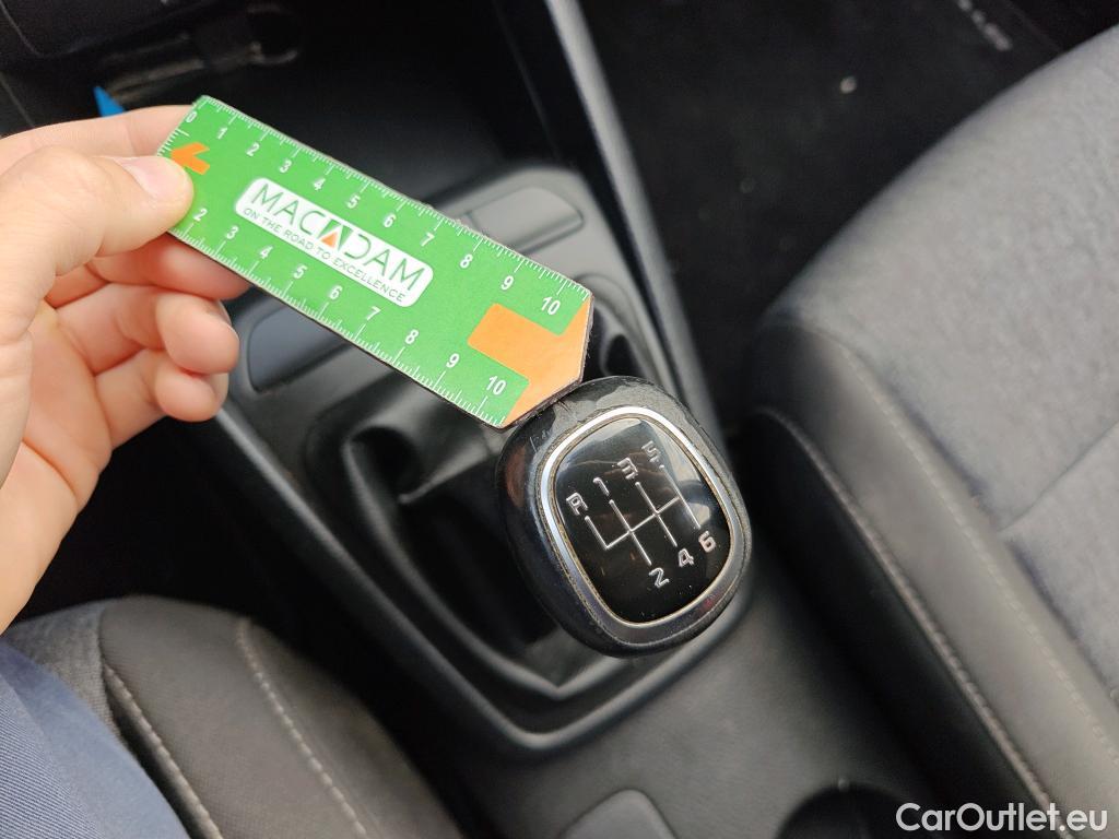  KIA  STONIC KIA  / 2017 / 5P / todoterreno 1.0 T-GDi 74kW (100CV) MHEV iMT Concept #36