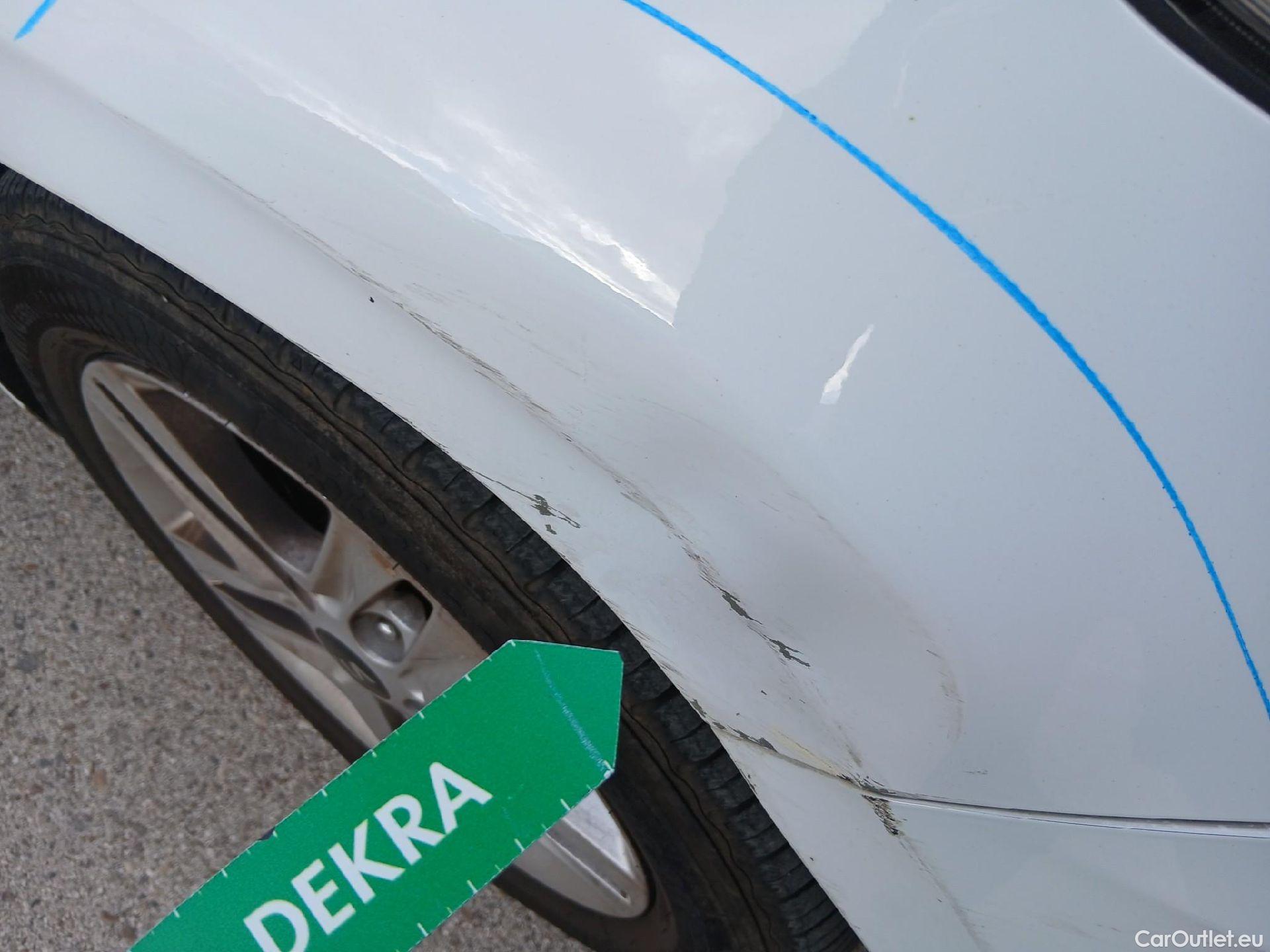  KIA  Cee'd KIA Ceed / 2021 / 5P / berlina con portón 1.0 MHEV 88kW (120CV) Drive DCT #38