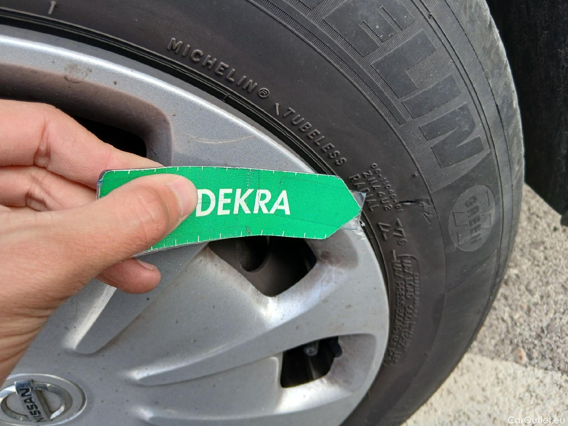  Nissan  Micra NISSAN  / 2017 / 5P / berlina con portón IG-T 68 kW (92 CV) E6D-F Acenta Sprint #3