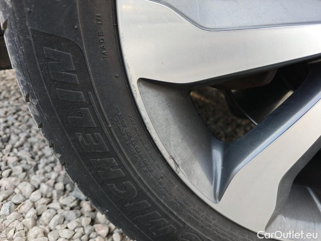  KIA  STONIC KIA  / 2017 / 5P / todoterreno 1.0 T-GDi 74kW (100CV) MHEV iMT Concept #7