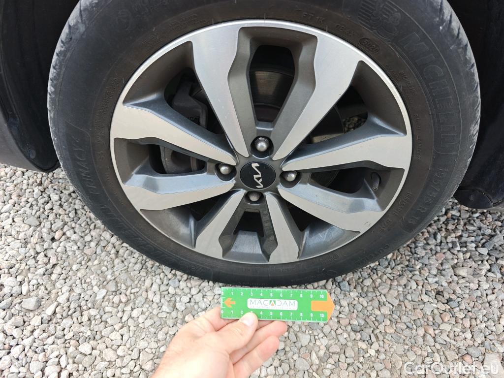  KIA  STONIC KIA  / 2017 / 5P / todoterreno 1.0 T-GDi 74kW (100CV) MHEV iMT Concept #6