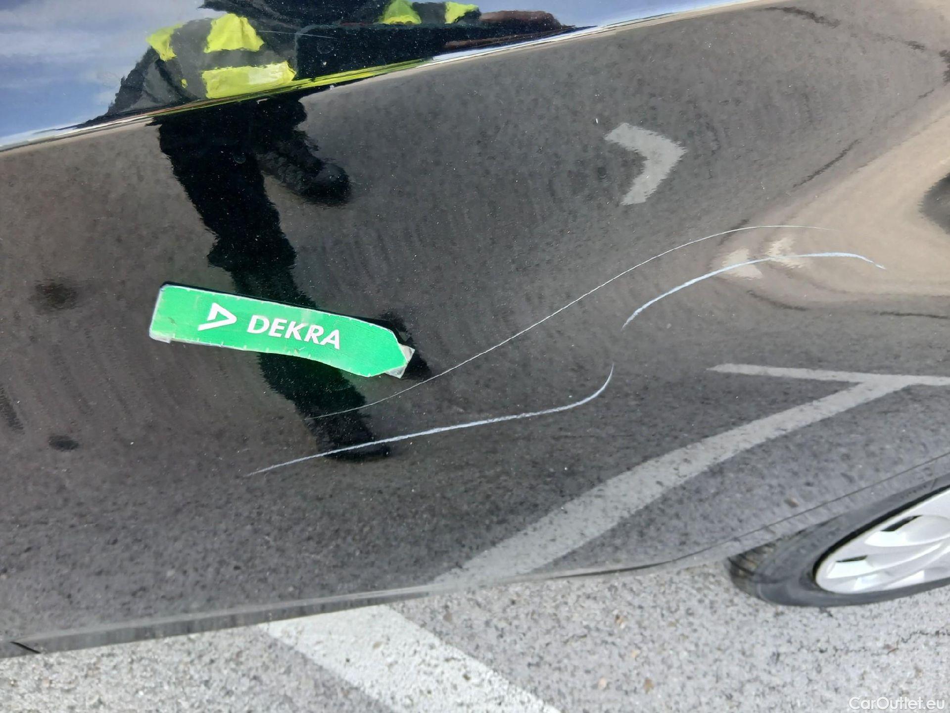  Nissan  Micra NISSAN  / 2017 / 5P / berlina con portón IG-T 68 kW (92 CV) E6D-F Acenta Sprint #17