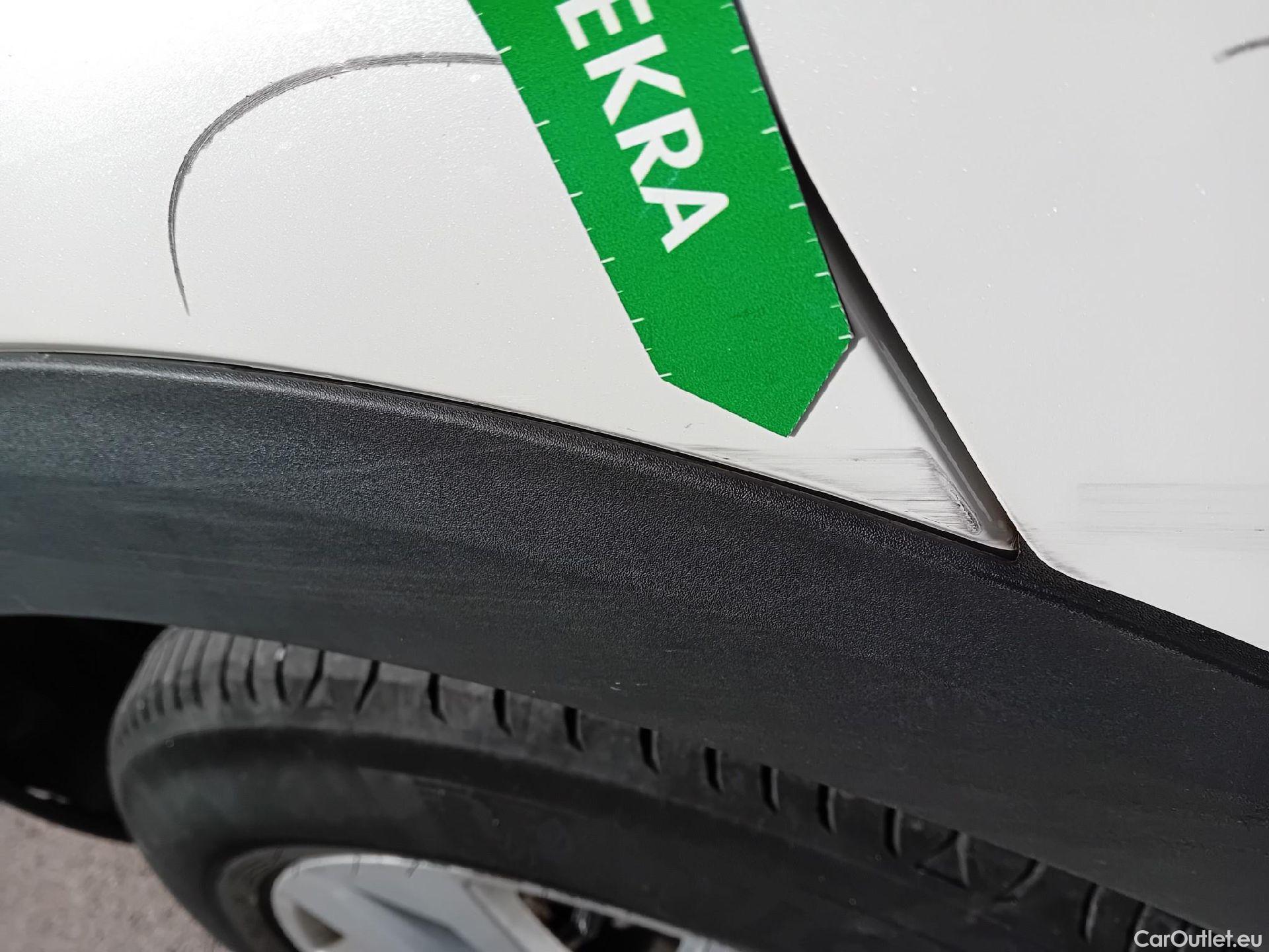  Peugeot  3008 PEUGEOT  / 2020 / 5P / todoterreno 1.5 BlueHDi 96kW (130CV) S&S Active Pack (AC4) #31