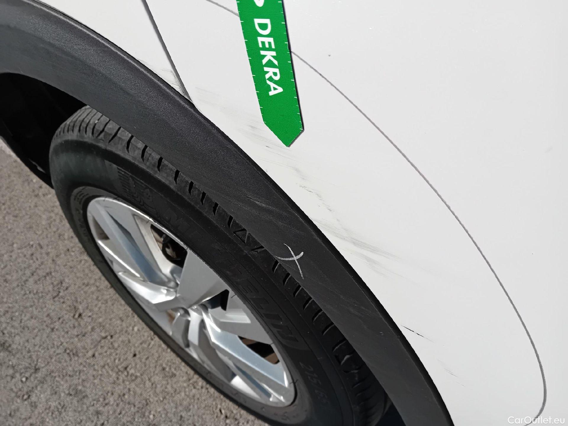  Peugeot  3008 PEUGEOT  / 2020 / 5P / todoterreno 1.5 BlueHDi 96kW (130CV) S&S Active Pack (AC4) #35