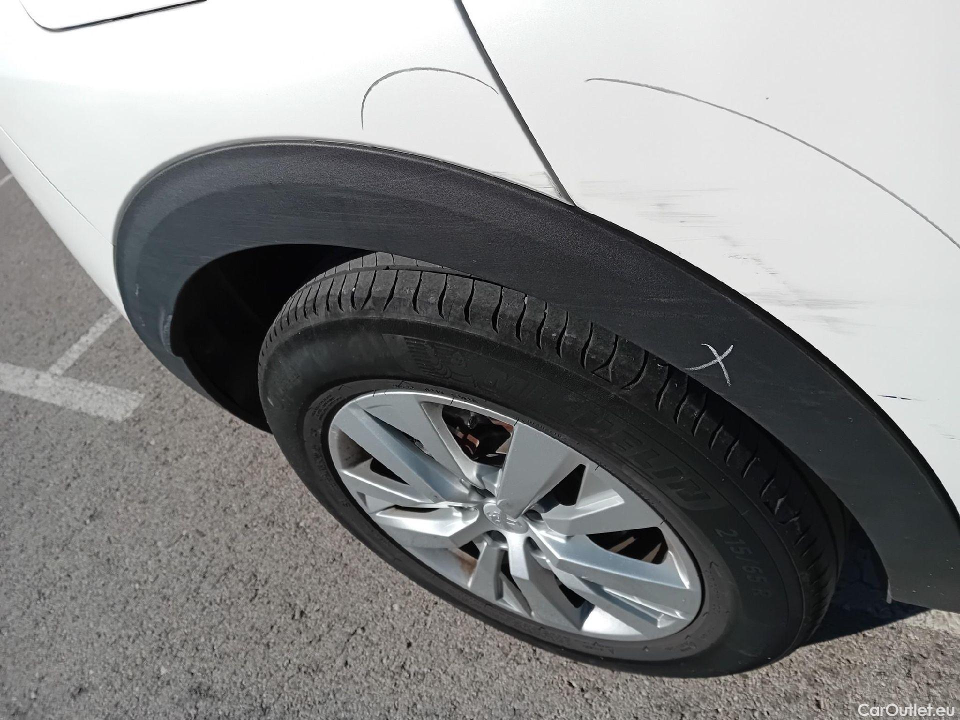  Peugeot  3008 PEUGEOT  / 2020 / 5P / todoterreno 1.5 BlueHDi 96kW (130CV) S&S Active Pack (AC4) #33