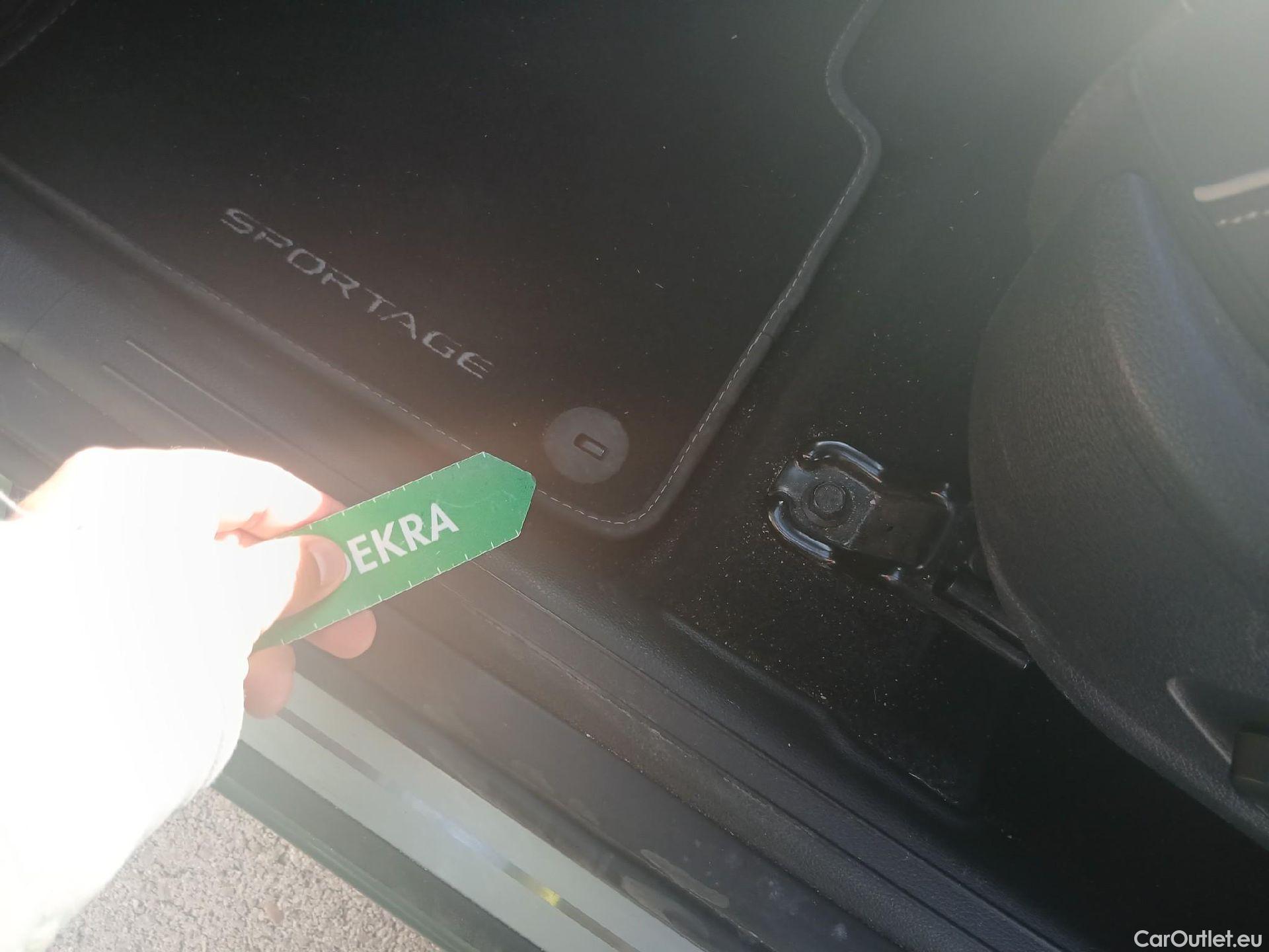  KIA  Sportage KIA  / 2022 / 5P / todoterreno 1.6 T-GDi HEV 171kW (230CV) GT-line 4X2 #3