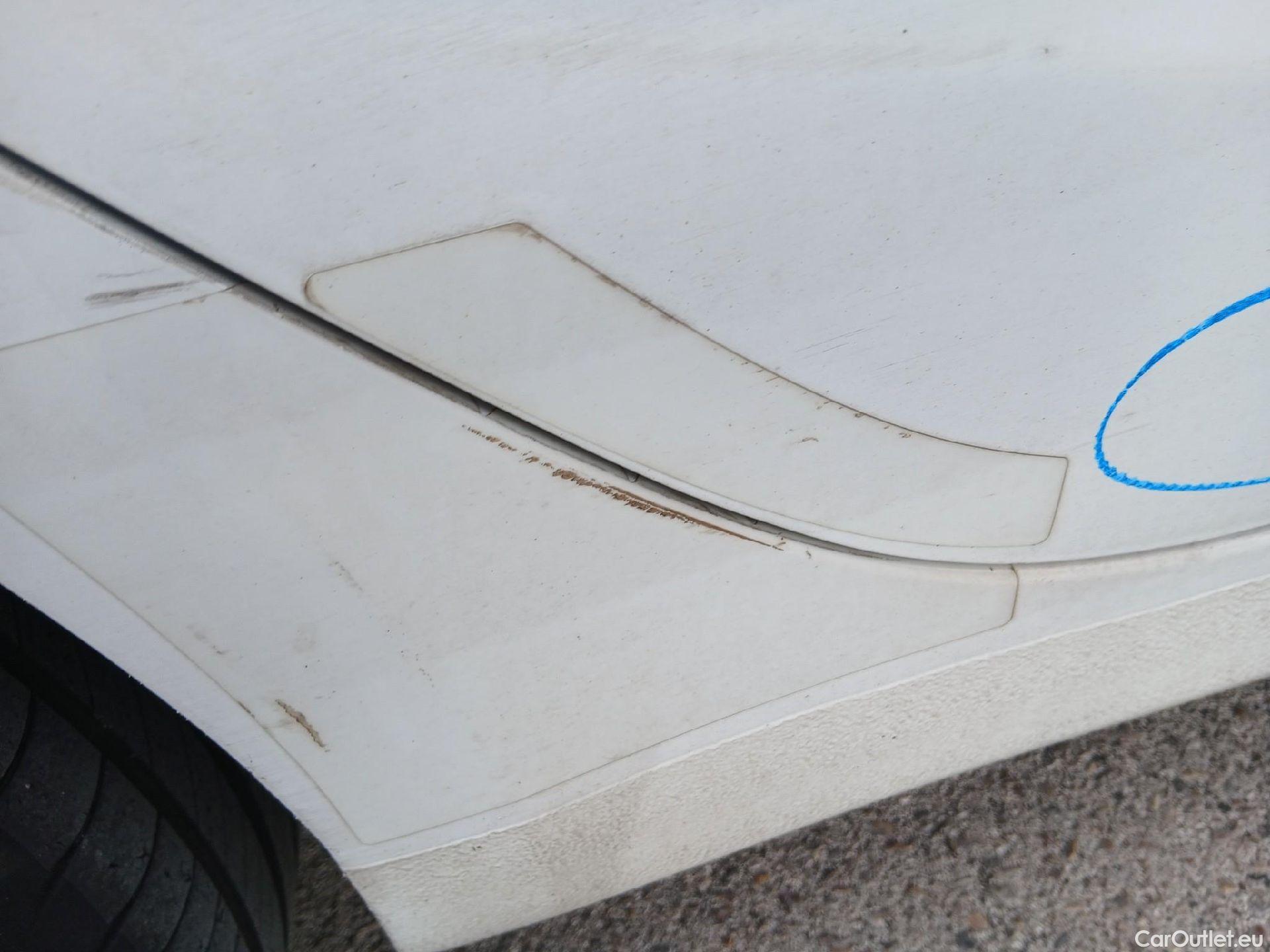  KIA  Cee'd KIA Ceed / 2021 / 5P / berlina con portón 1.0 MHEV 88kW (120CV) Drive DCT #34