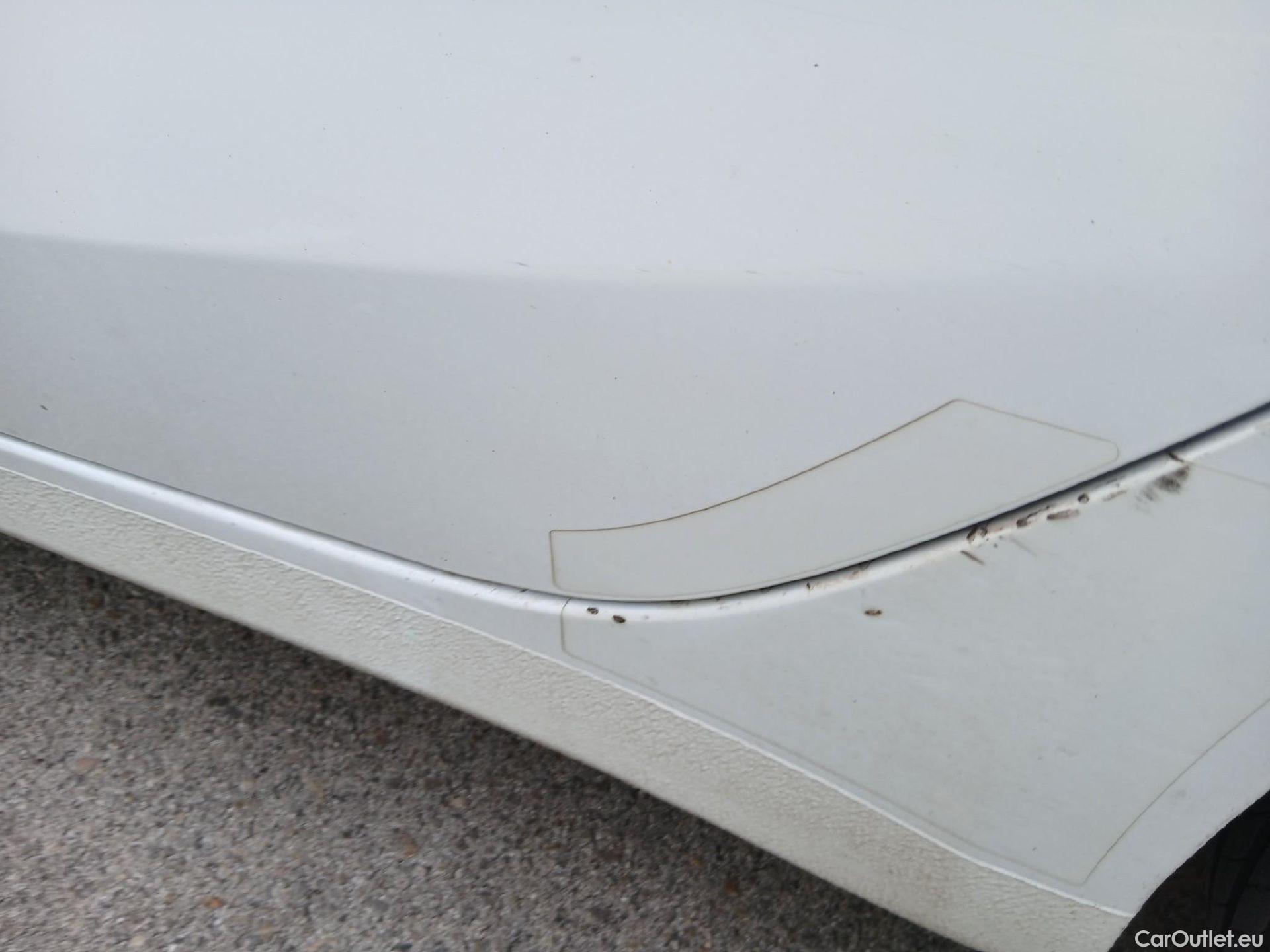  KIA  Cee'd KIA Ceed / 2021 / 5P / berlina con portón 1.0 MHEV 88kW (120CV) Drive DCT #18