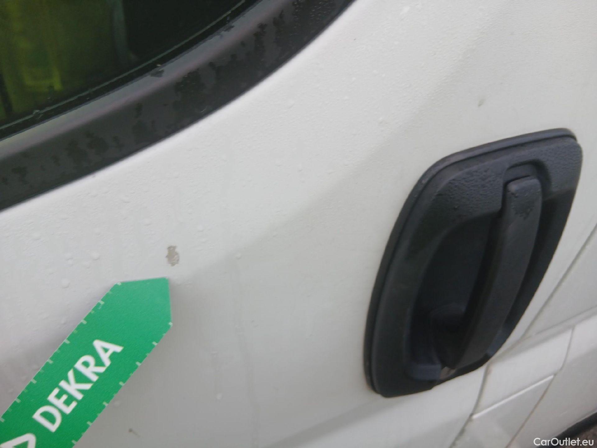  Peugeot  Boxer PEUGEOT  / 2014 / 4P / furgón 330 L1 H1 BHDI 88kW (120CV) S&S 6 Vel. M #70