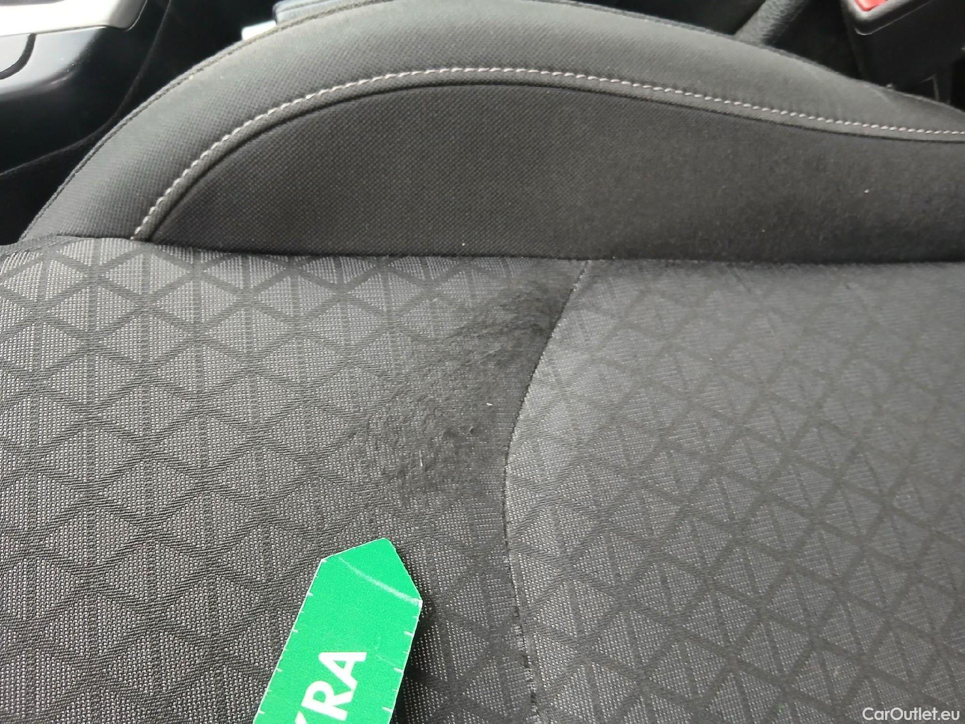  KIA  Cee'd KIA Ceed / 2021 / 5P / berlina con portón 1.0 MHEV 88kW (120CV) Drive DCT #21