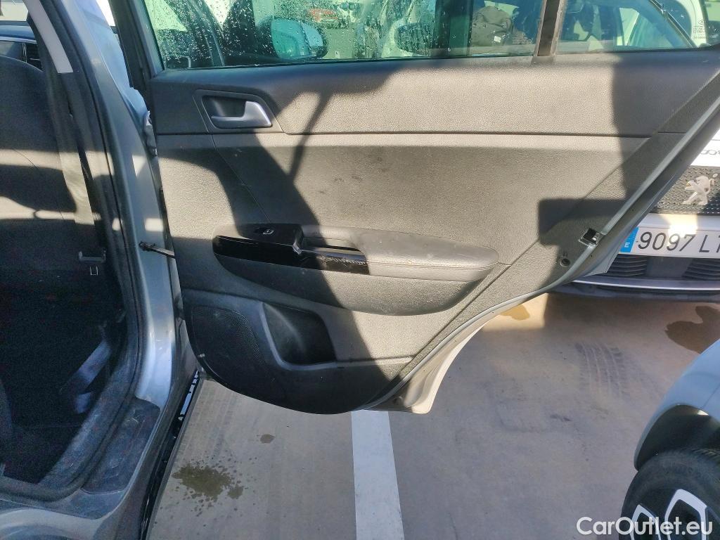  KIA  Sportage KIA  / 2018 / 5P / todoterreno 1.6 GDi 97kW (132CV) Black Edition 4x2(SP) #23