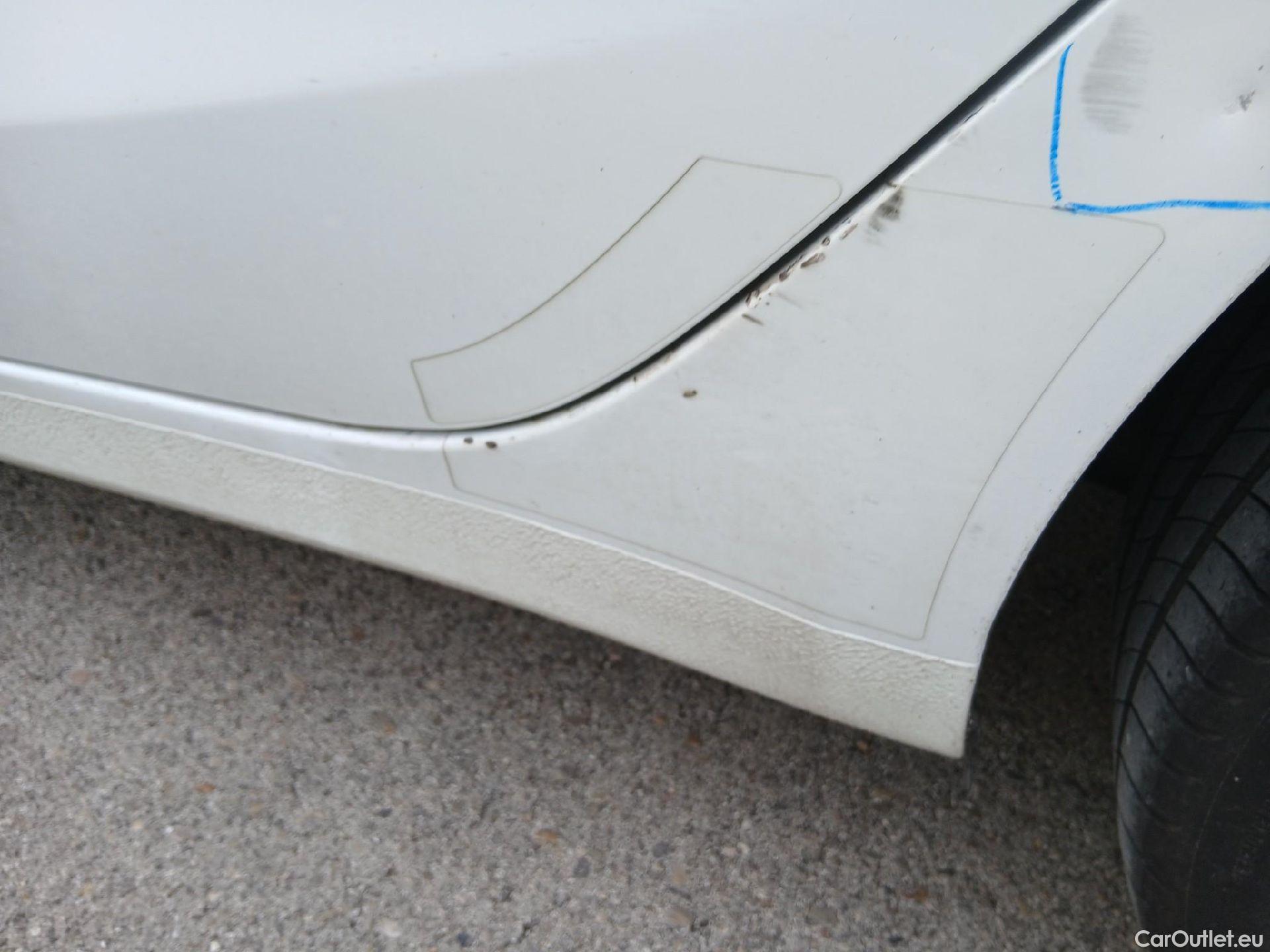  KIA  Cee'd KIA Ceed / 2021 / 5P / berlina con portón 1.0 MHEV 88kW (120CV) Drive DCT #17