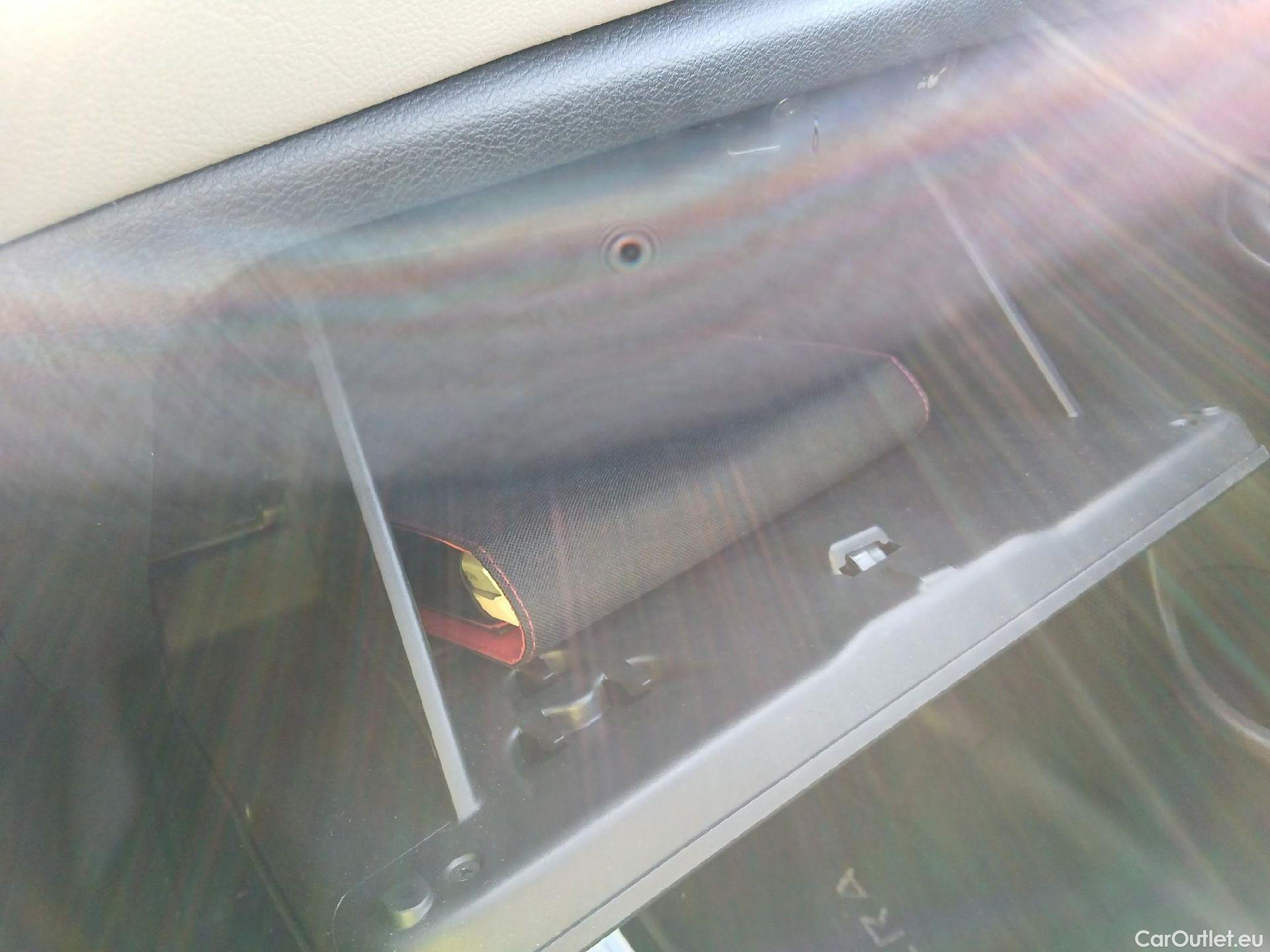  Nissan  Micra NISSAN  / 2017 / 5P / berlina con portón IG-T 68 kW (92 CV) E6D-F Acenta Sprint #2