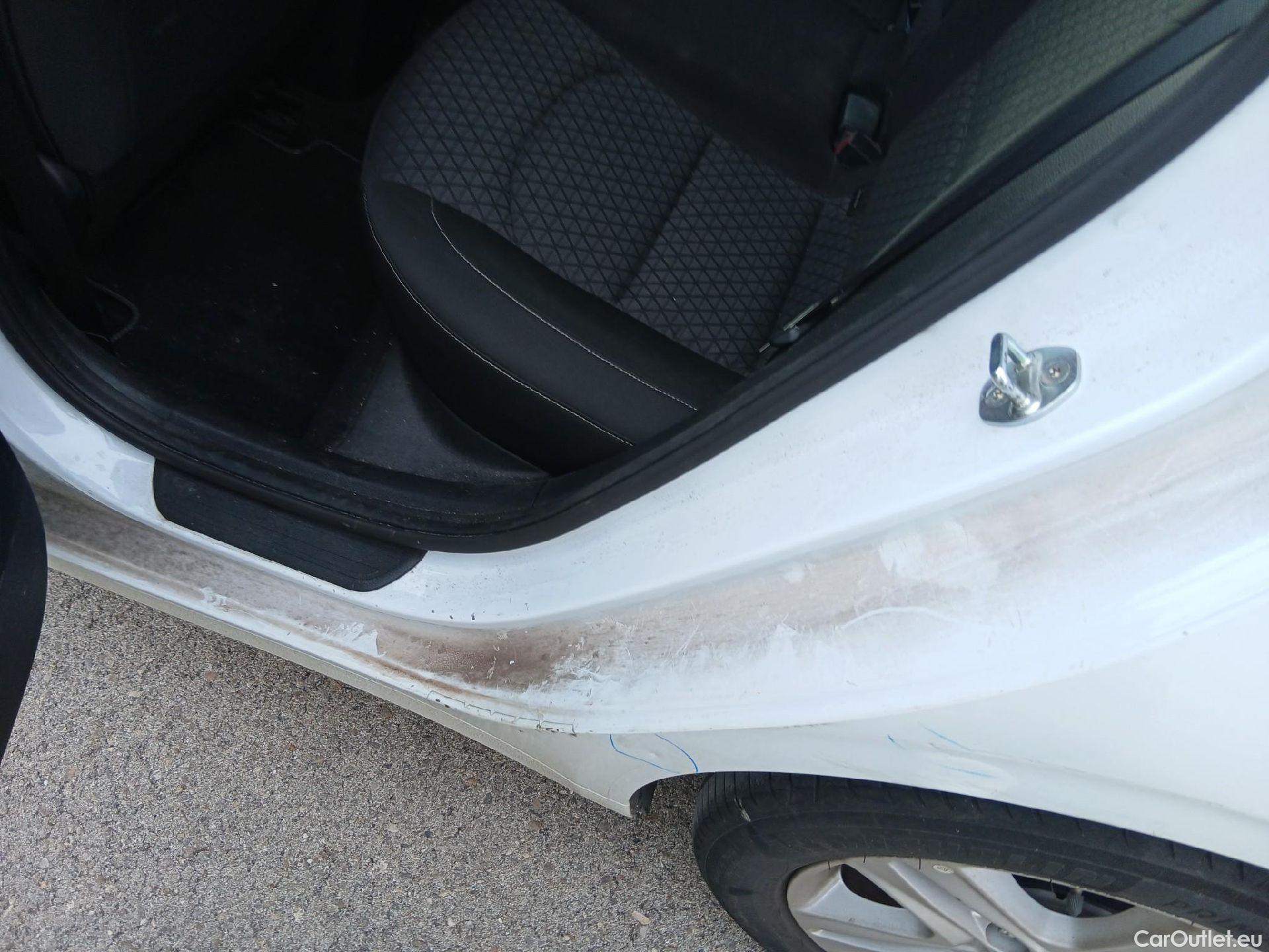  KIA  Cee'd KIA Ceed / 2021 / 5P / berlina con portón 1.0 MHEV 88kW (120CV) Drive DCT #25