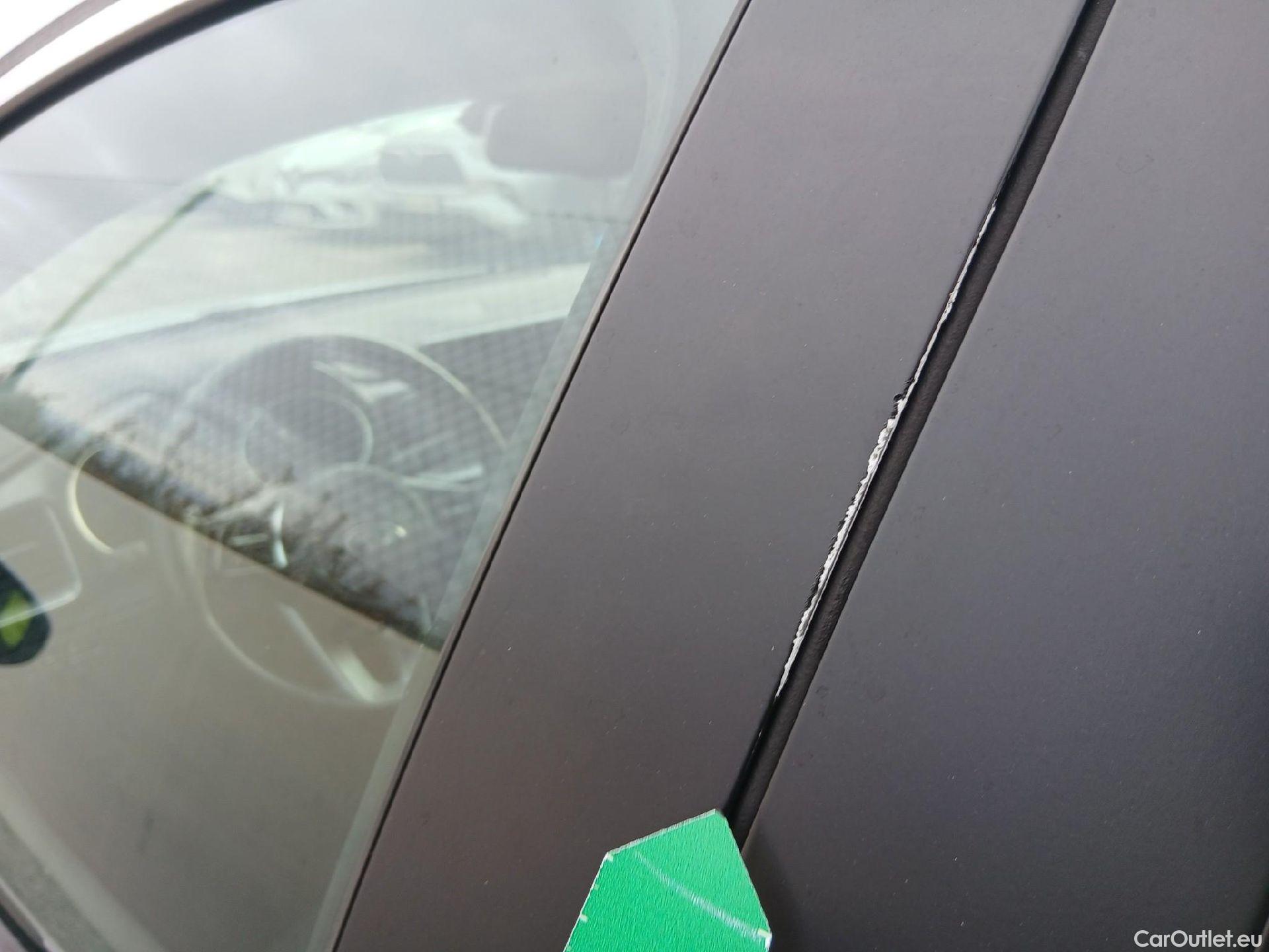  KIA  Cee'd KIA Ceed / 2021 / 5P / berlina con portón 1.0 MHEV 88kW (120CV) Drive DCT #20