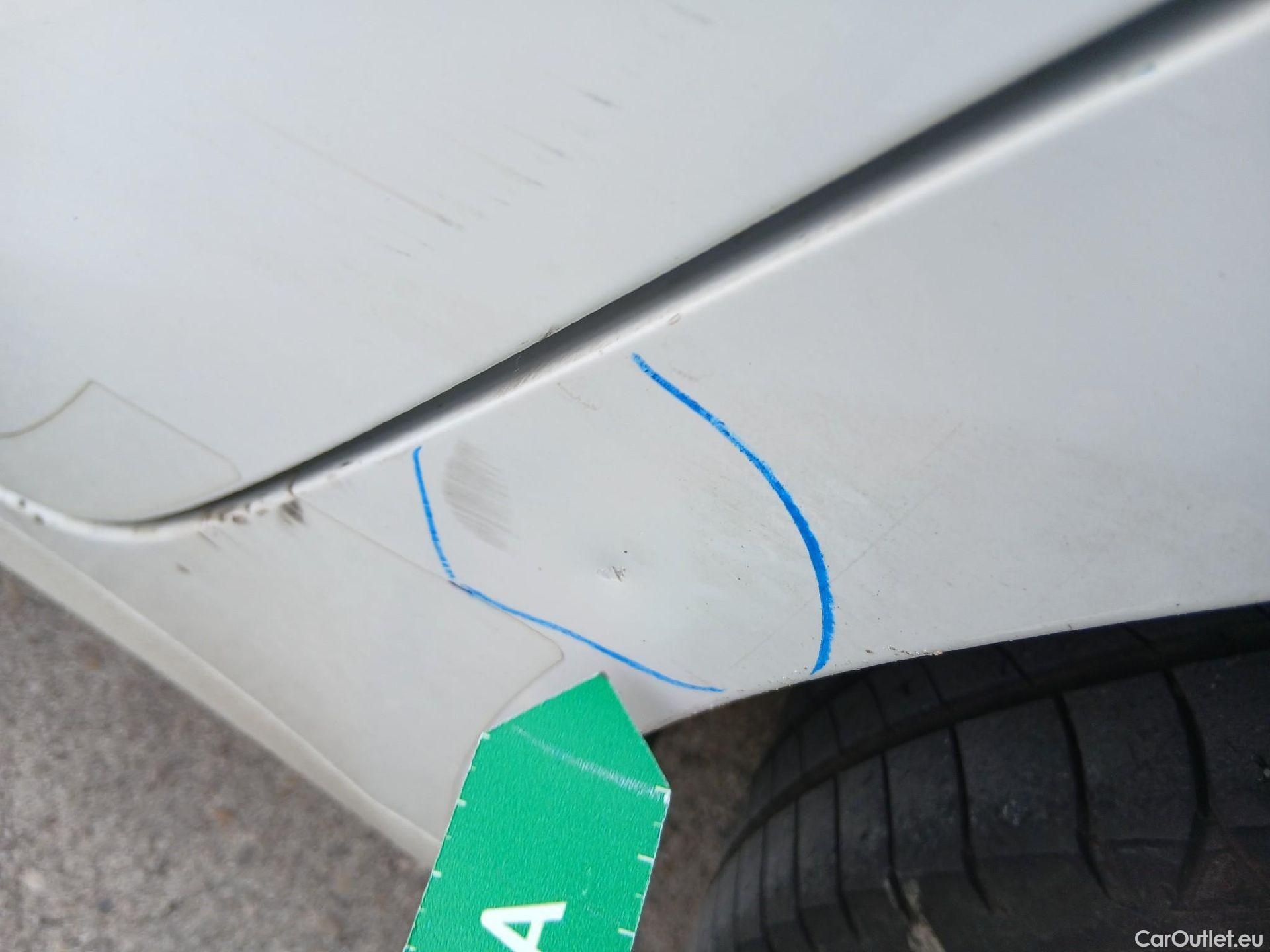  KIA  Cee'd KIA Ceed / 2021 / 5P / berlina con portón 1.0 MHEV 88kW (120CV) Drive DCT #15