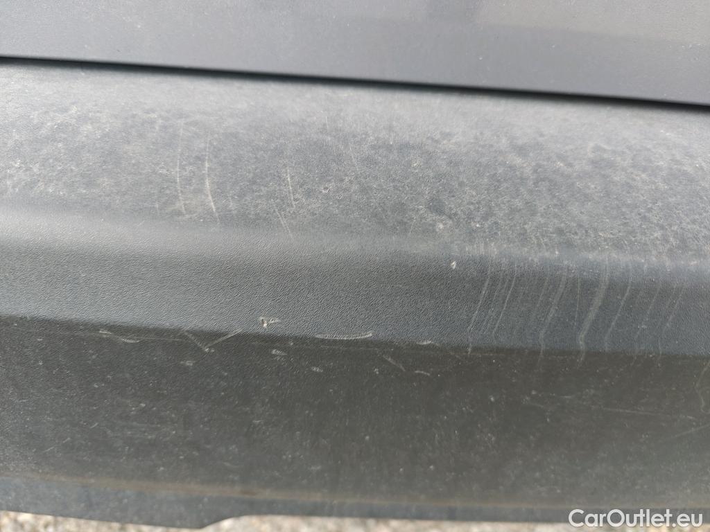  Peugeot  5008 PEUGEOT  / 2020 / 5P / todoterreno 1.5 BlueHDi 96kW S&S Active Pack EAT8 #42