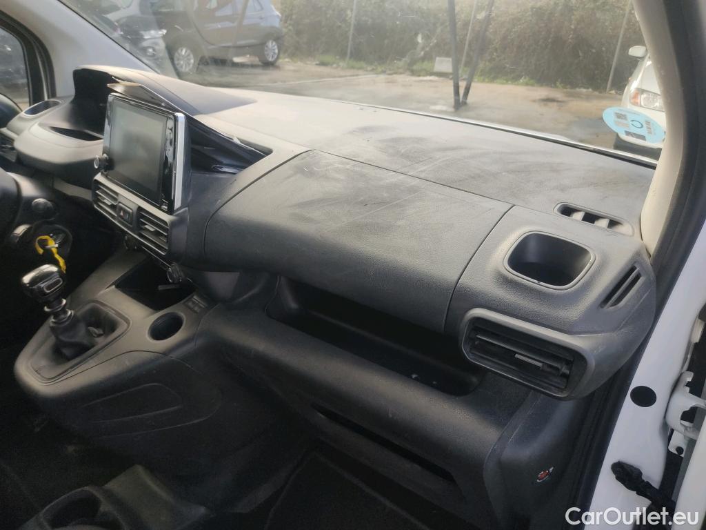  Peugeot  RIFTER PEUGEOT  / 2018 / 4P / combi Active Standard BlueHDi 73kW (IND) (CX2) #18